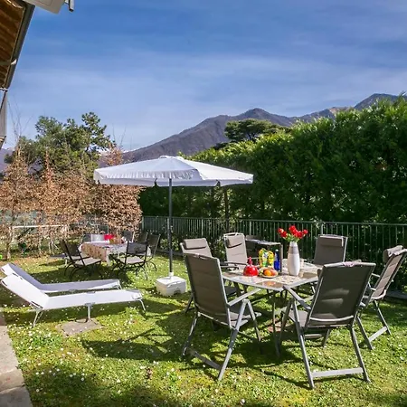 Sleeps 8 لاليو