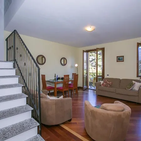 Sleeps 8 *